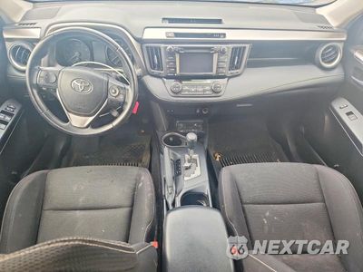 Zdjęcie 8 z 13 samochodu: 2017 TOYOTA RAV4 XLE VIN:JTMWFREV0HJ123899 - miniatura