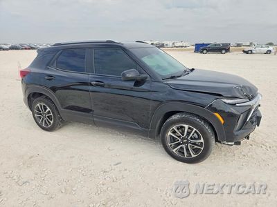 Czwarte zdjęcie samochodu z boku: 2024 CHEVROLET TRAILBLAZER LT VIN:KL79MPSL5RB120760 - miniatura