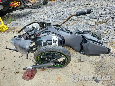 Trzecie zdjęcie samochodu z tyłu: 2022 KAWASAKI EX400 VIN:JKAEXKG19NDAG8303 - miniatura