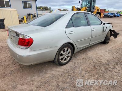 Trzecie zdjęcie samochodu z tyłu: 2005 TOYOTA CAMRY LE V6 VIN:JTDBF32K650161550 - miniatura