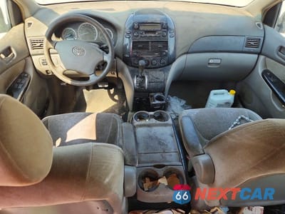 Zdjęcie 8 z 13 samochodu: 2004 TOYOTA SIENNA CE 7 PASSENGER VIN:5TDZA23C14S024560 - miniatura
