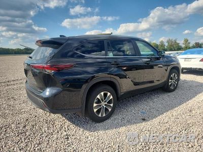 Trzecie zdjęcie samochodu z tyłu: 2026 TOYOTA HIGHLANDER XLE VIN:5TDKDRBH4TS600333 - miniatura