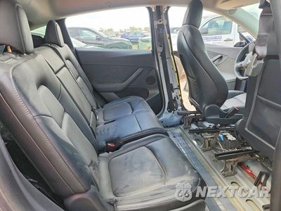 Zdjęcie 10 z 13 samochodu: 2022 TESLA MODEL Y VIN:7SAYGAEE4NF398740 - miniatura