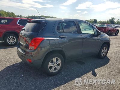 Trzecie zdjęcie samochodu z tyłu: 2019 CHEVROLET TRAX LS VIN:3GNCJNSB2KL370918 - miniatura