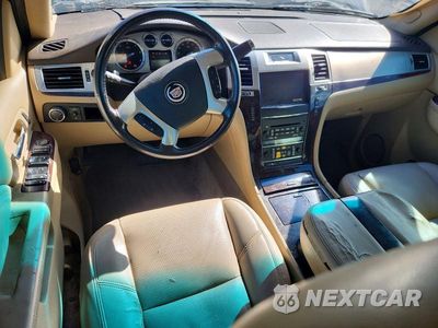 Zdjęcie 8 z 13 samochodu: 2011 CADILLAC ESCALADE ESV LUXURY VIN:1GYS3HEFXBR129674 - miniatura