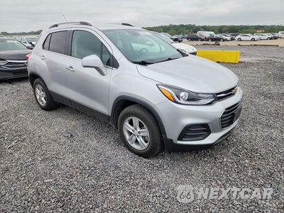 Czwarte zdjęcie samochodu z boku: 2018 CHEVROLET TRAX 1LT VIN:KL7CJPSB8JB610328 - miniatura