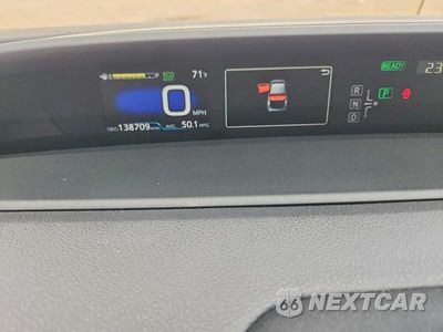 Zdjęcie 9 z 12 samochodu: 2017 TOYOTA PRIUS TWO VIN:JTDKBRFU2H3053410 - miniatura