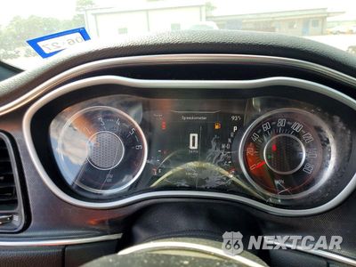 Zdjęcie 9 z 12 samochodu: 2015 DODGE CHALLENGER SXT PLUS VIN:2C3CDZBG4FH913871 - miniatura