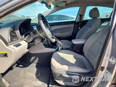 Zdjęcie 7 z 12 samochodu: 2017 HYUNDAI ELANTRA SE VIN:5NPD84LFXHH004962 - miniatura