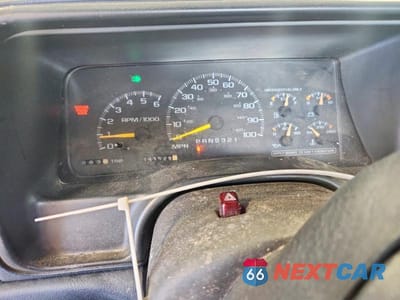 Zdjęcie 9 z 12 samochodu: 1997 CHEVROLET GMT-400 C1500 VIN:1GBEC14W5VZ100863 - miniatura