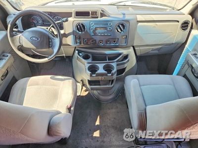Zdjęcie 8 z 13 samochodu: 2012 FORD ECONOLINE E350 SUPER DUTY WAGON VIN:1FBSS3BL1CDB20435 - miniatura