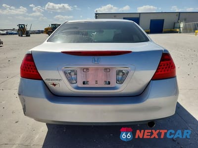 Zdjęcie 6 z 12 samochodu: 2007 HONDA ACCORD SE VIN:JHMCM56387C009746 - miniatura