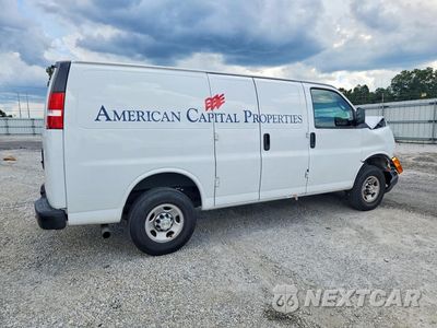 Trzecie zdjęcie samochodu z tyłu: 2024 CHEVROLET EXPRESS 3500 CARGO DELIVERY VAN VIN:1GCZGGFP7R1236510 - miniatura