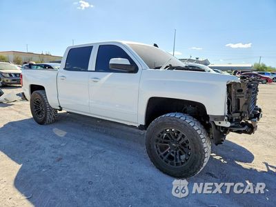 Czwarte zdjęcie samochodu z boku: 2018 CHEVROLET SILVERADO C1500 LT VIN:3GCPCREC1JG337058 - miniatura