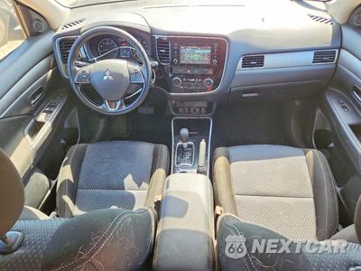 Zdjęcie 8 z 13 samochodu: 2017 MITSUBISHI OUTLANDER ES VIN:JA4AD2A38HZ014968 - miniatura