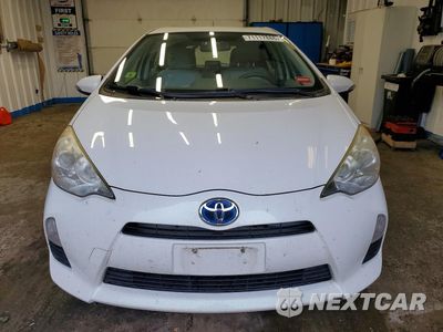 Piąte zdjęcie samochodu w środku: 2012 TOYOTA PRIUS C TWO VIN:JTDKDTB33C1502540 - miniatura