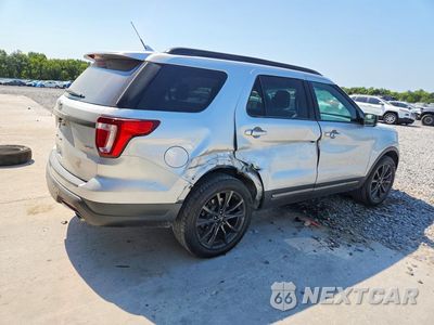 Trzecie zdjęcie samochodu z tyłu: 2018 FORD EXPLORER XLT VIN:1FM5K8D81JGC27376 - miniatura