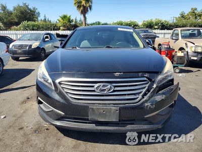 Piąte zdjęcie samochodu w środku: 2017 HYUNDAI SONATA SE VIN:5NPE24AFXHH582925 - miniatura