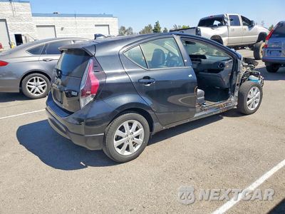 Trzecie zdjęcie samochodu z tyłu: 2017 TOYOTA PRIUS C TWO VIN:JTDKDTB33H1593901 - miniatura