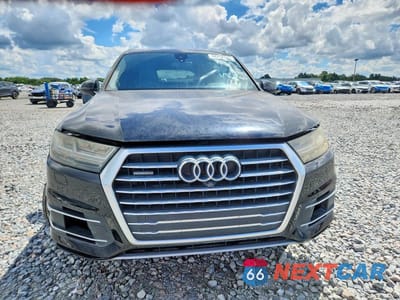 Piąte zdjęcie samochodu w środku: 2017 AUDI Q7 PREMIUM PLUS VIN:WA1LAAF70HD013270 - miniatura