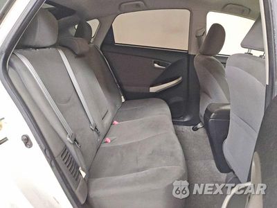 Zdjęcie 10 z 13 samochodu: 2012 TOYOTA PRIUS TWO VIN:JTDKN3DU6C5490170 - miniatura
