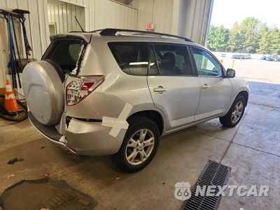 Trzecie zdjęcie samochodu z tyłu: 2012 TOYOTA RAV4 BASE VIN:2T3BF4DV1CW256832 - miniatura