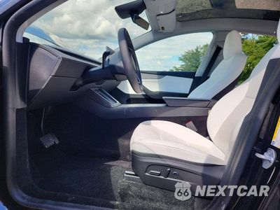 Zdjęcie 7 z 12 samochodu: 2026 TESLA MODEL Y VIN:7SAYGDEEXTA409915 - miniatura