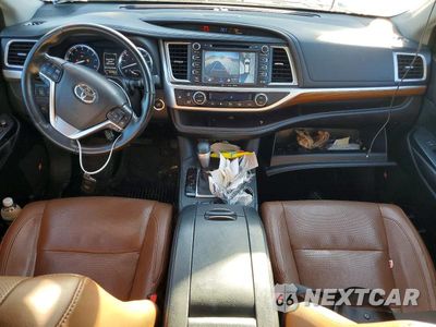 Zdjęcie 8 z 13 samochodu: 2017 TOYOTA HIGHLANDER LIMITED PLATINUM VIN:5TDDZRFH0HS358183 - miniatura