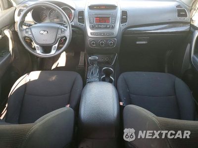 Zdjęcie 8 z 13 samochodu: 2015 KIA SORENTO LX VIN:5XYKT3A62FG650472 - miniatura