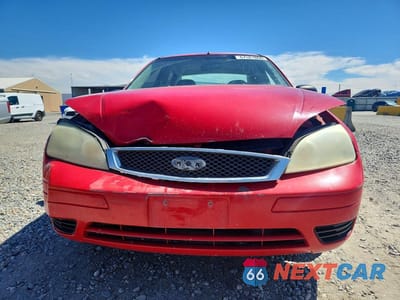 Piąte zdjęcie samochodu w środku: 2005 FORD FOCUS ZX3 VIN:1FAFP34N65W252164 - miniatura