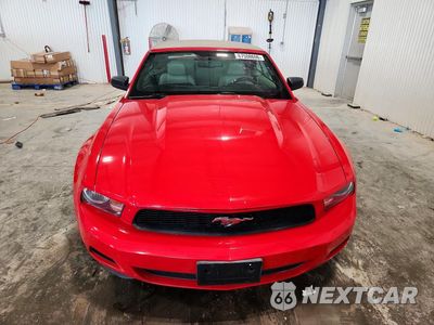 Piąte zdjęcie samochodu w środku: 2010 FORD MUSTANG VIN:1ZVBP8EN0A5167743 - miniatura