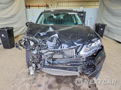 Piąte zdjęcie samochodu w środku: 2019 NISSAN ROGUE S VIN:KNMAT2MV9KP509656 - miniatura