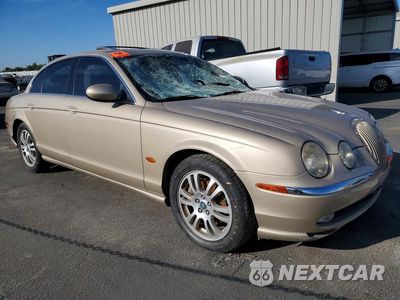 Czwarte zdjęcie samochodu z boku: 2003 JAGUAR S-TYPE VIN:SAJEA01U23HM61728 - miniatura