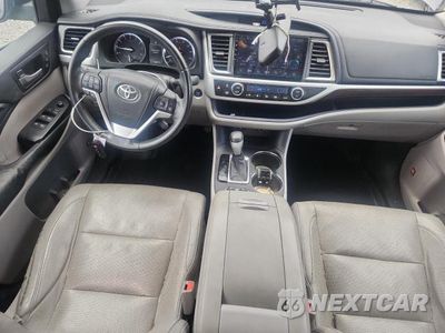 Zdjęcie 8 z 13 samochodu: 2014 TOYOTA HIGHLANDER LIMITED VIN:5TDYKRFH9ES012442 - miniatura