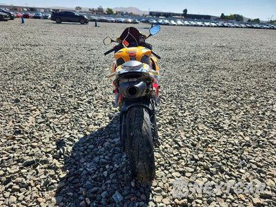 Czwarte zdjęcie samochodu z boku: 2009 HONDA CBR600 RR VIN:JH2PC40109K200178 - miniatura