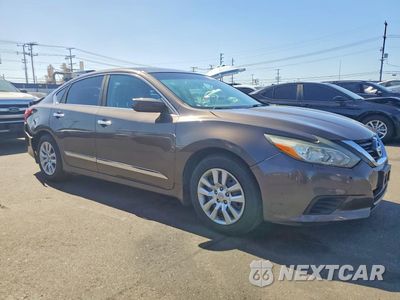 Czwarte zdjęcie samochodu z boku: 2016 NISSAN ALTIMA VIN:1N4AL3AP4GN332468 - miniatura