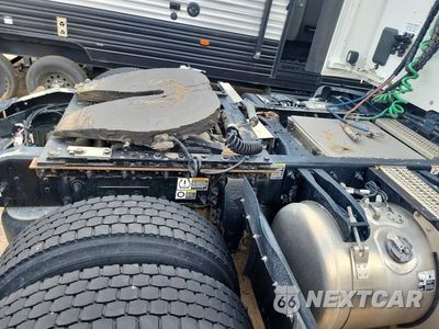 Zdjęcie 12 z 12 samochodu: 2018 PETERBILT 579 SEMI TRUCK VIN:1XPBA48X2JD478217 - miniatura
