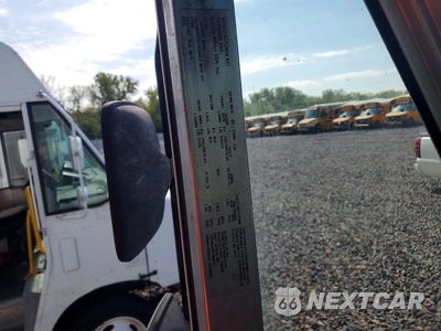 Zdjęcie 11 z 13 samochodu: 2019 FORD F59 DELIVERY TRUCK VIN:1F66F5KY7K0A15187 - miniatura