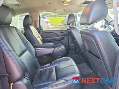 Zdjęcie 11 z 13 samochodu: 2013 CHEVROLET SUBURBAN LT VIN:1GNSKJE70DR199297 - miniatura