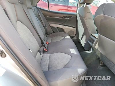 Zdjęcie 10 z 12 samochodu: 2018 TOYOTA CAMRY LE VIN:4T1B11HK1JU616717 - miniatura