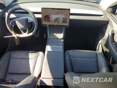 Zdjęcie 8 z 13 samochodu: 2026 TESLA MODEL Y VIN:7SAYGDED6TF427497 - miniatura