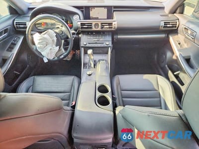 Zdjęcie 8 z 13 samochodu: 2016 LEXUS IS 350 VIN:JTHBE1D28G5026403 - miniatura