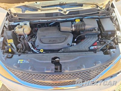 Zdjęcie 12 z 13 samochodu: 2020 CHRYSLER VOYAGER LXI VIN:2C4RC1DG2LR172570 - miniatura