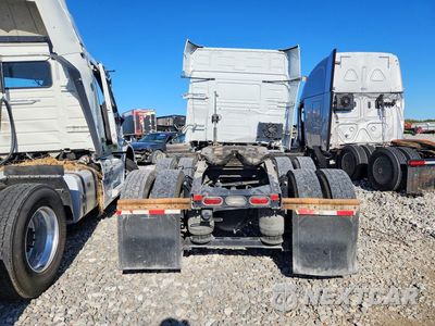Zdjęcie 6 z 13 samochodu: 2021 VOLVO VNL SEMI TRUCK VIN:4V4NC9EHXMN278076 - miniatura