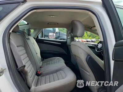 Zdjęcie 10 z 12 samochodu: 2016 FORD FUSION S VIN:1FA6P0G75G5116127 - miniatura