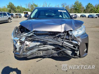 Piąte zdjęcie samochodu w środku: 2019 TOYOTA HIGHLANDER XLE VIN:5TDJZRFH8KS566113 - miniatura