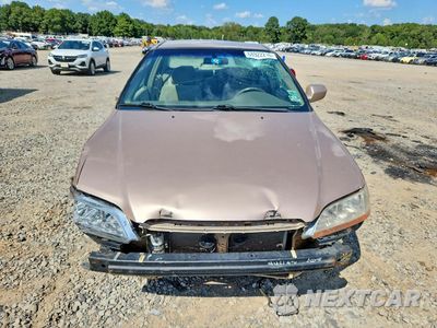 Piąte zdjęcie samochodu w środku: 2001 HONDA ACCORD LX VIN:1HGCG56491A120537 - miniatura