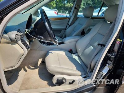 Zdjęcie 7 z 12 samochodu: 2007 MERCEDES-BENZ C 230 VIN:WDBRF52H97A937860 - miniatura