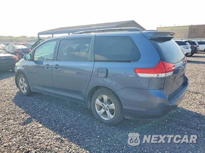 Drugie zdjęcie samochodu z przodu: 2013 TOYOTA SIENNA LE VIN:5TDKK3DC1DS331682 - miniatura