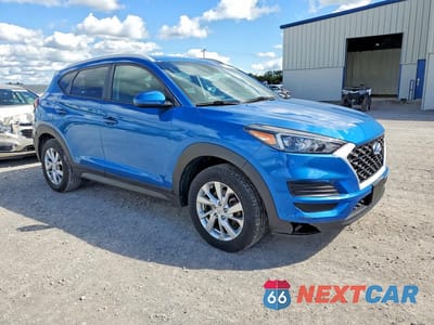 Czwarte zdjęcie samochodu z boku: 2019 HYUNDAI TUCSON VALUE VIN:KM8J3CA42KU025228 - miniatura